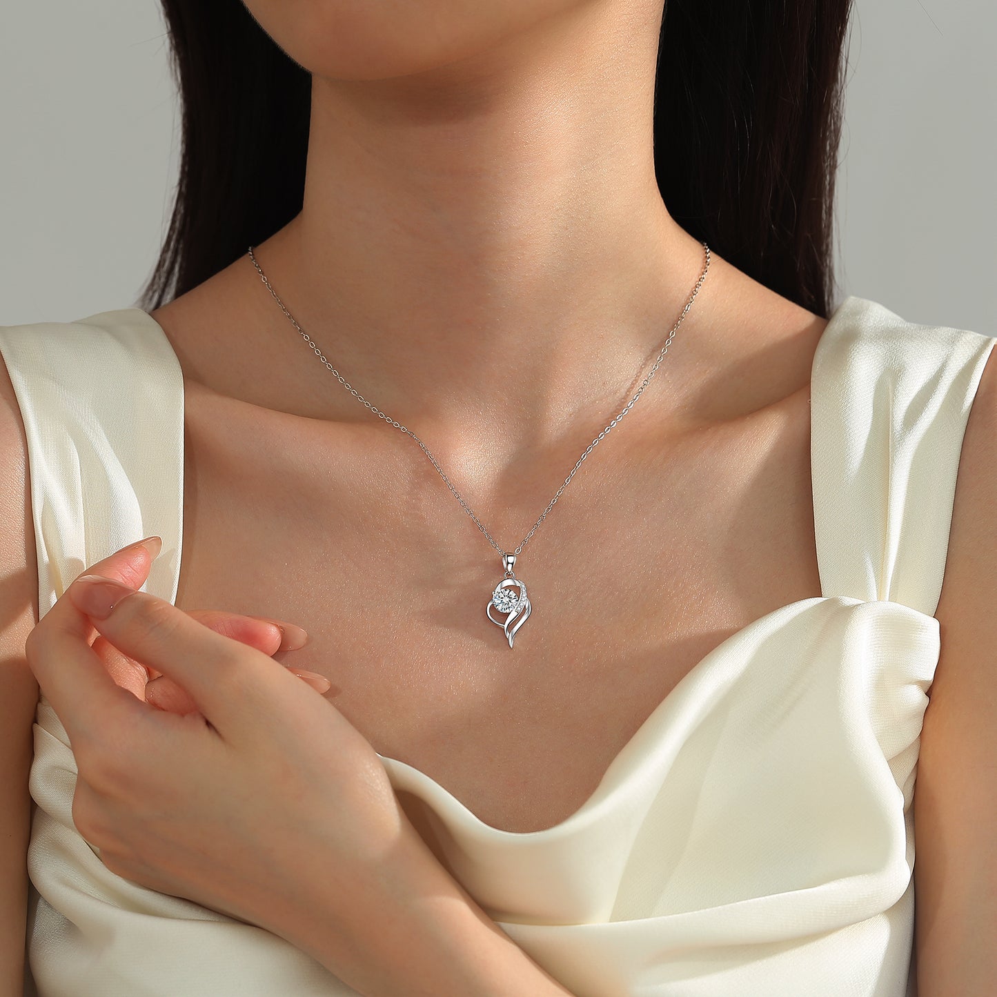 1 carat Heart-Shaped Moissanite Pendant Necklace for Women